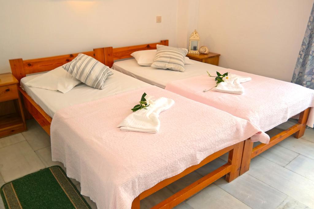 Sanoudos Hotel Naxos City Room photo